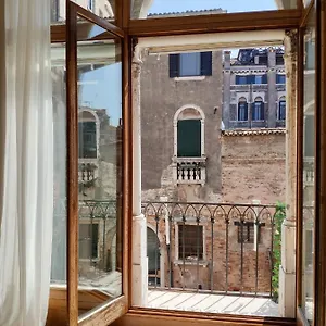 Canaletto Apartment